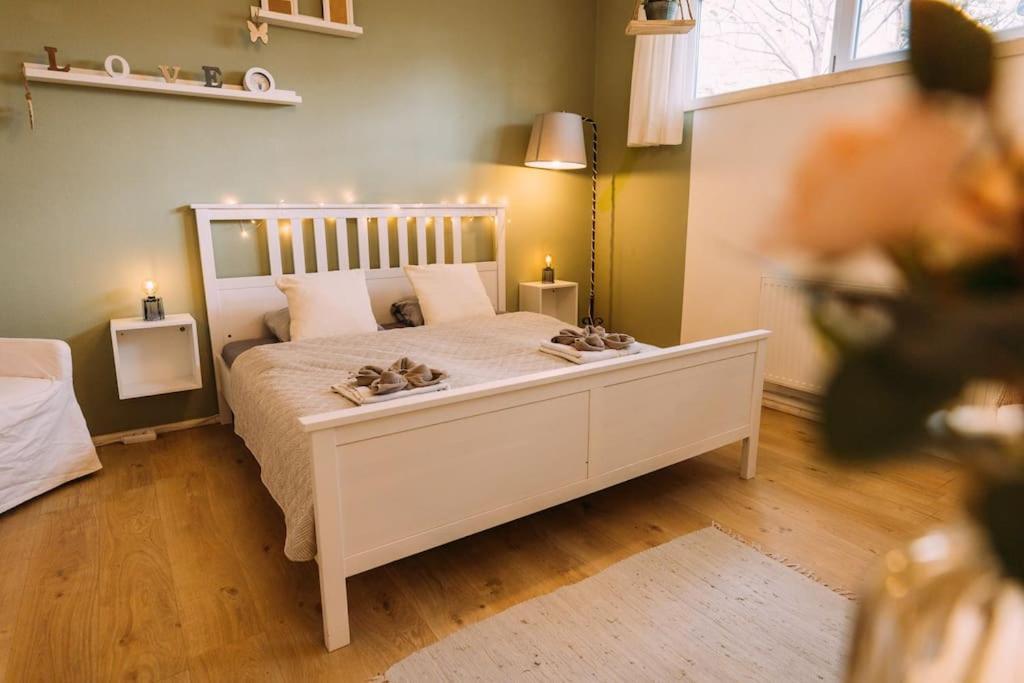 Cozy Inklusive Free Parking Ferienhaus